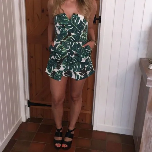 Topshop Palm Bandeau Skort Playsuit; romper size us 4, fits like a size 2 - Picture 8 of 8